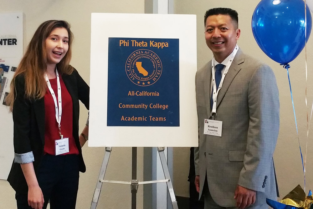 Mesa College students Victoria Green and Restileon Asuncion.