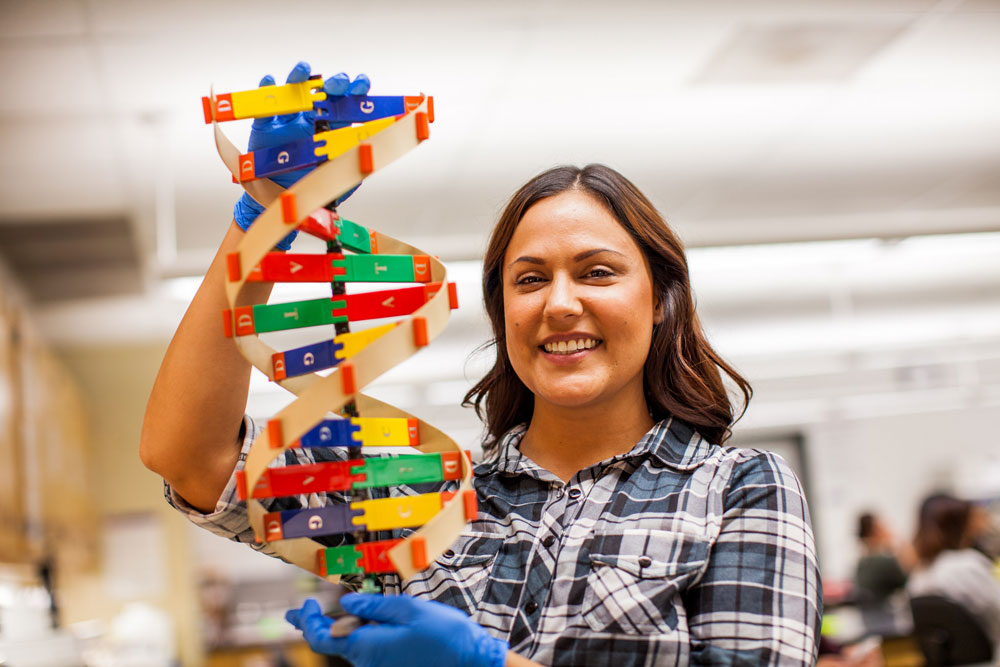 A chemistry student at San Diego Miramar College