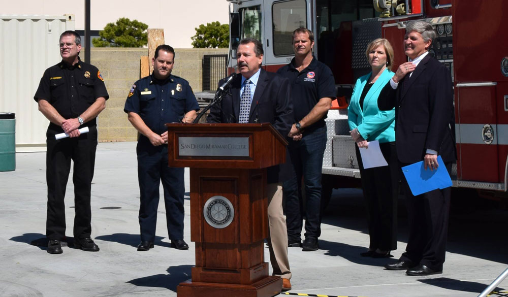 George Beitey, dean of the School of Public Safety, speaks at the training demonstration at Miramar College.