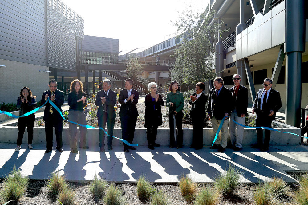 Miramar College opens new Science Building