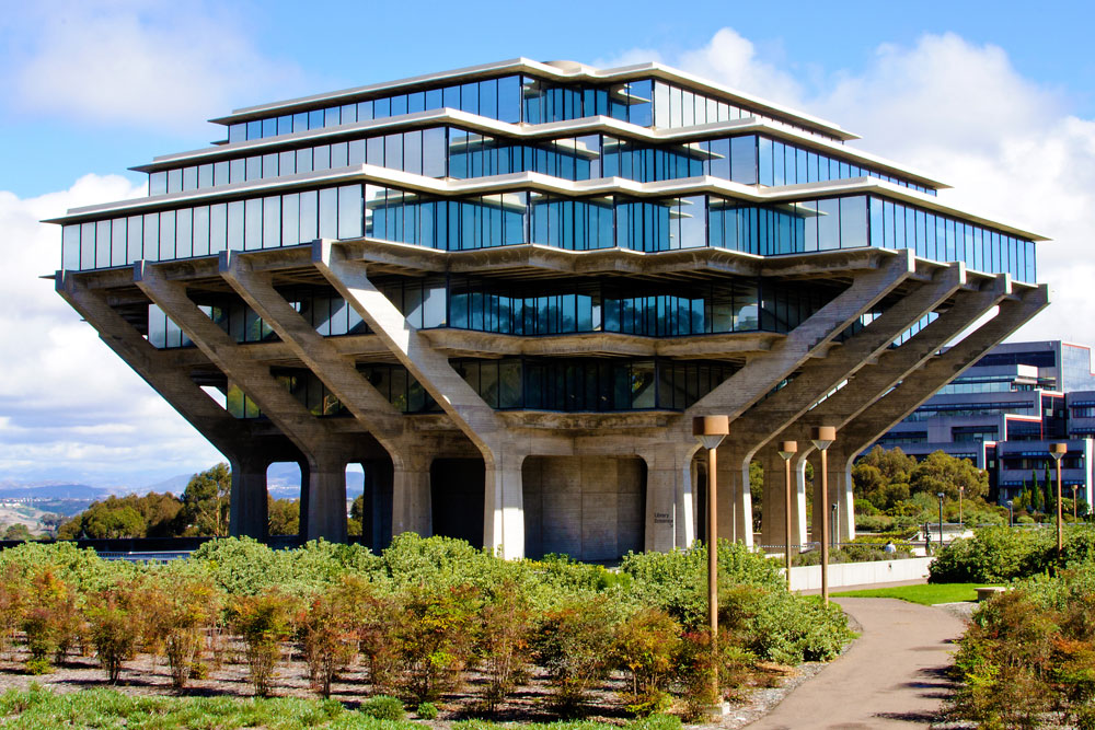 The outside of UC San Diego Library