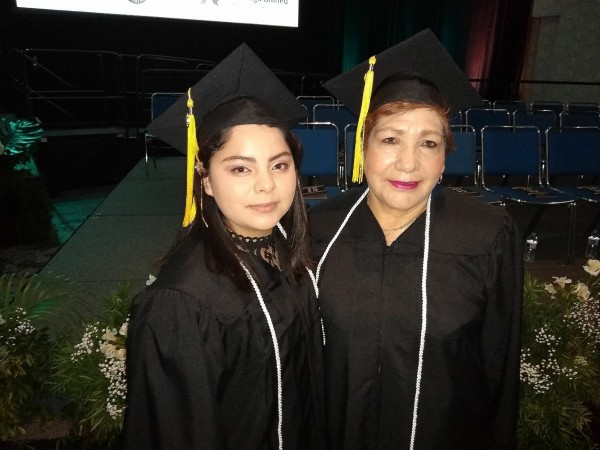 Linda Ramirez with her granddaughter Noemi Cruz Perez