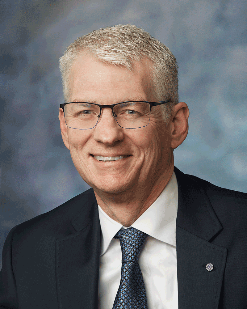 Portrait photo of Daniel Troy