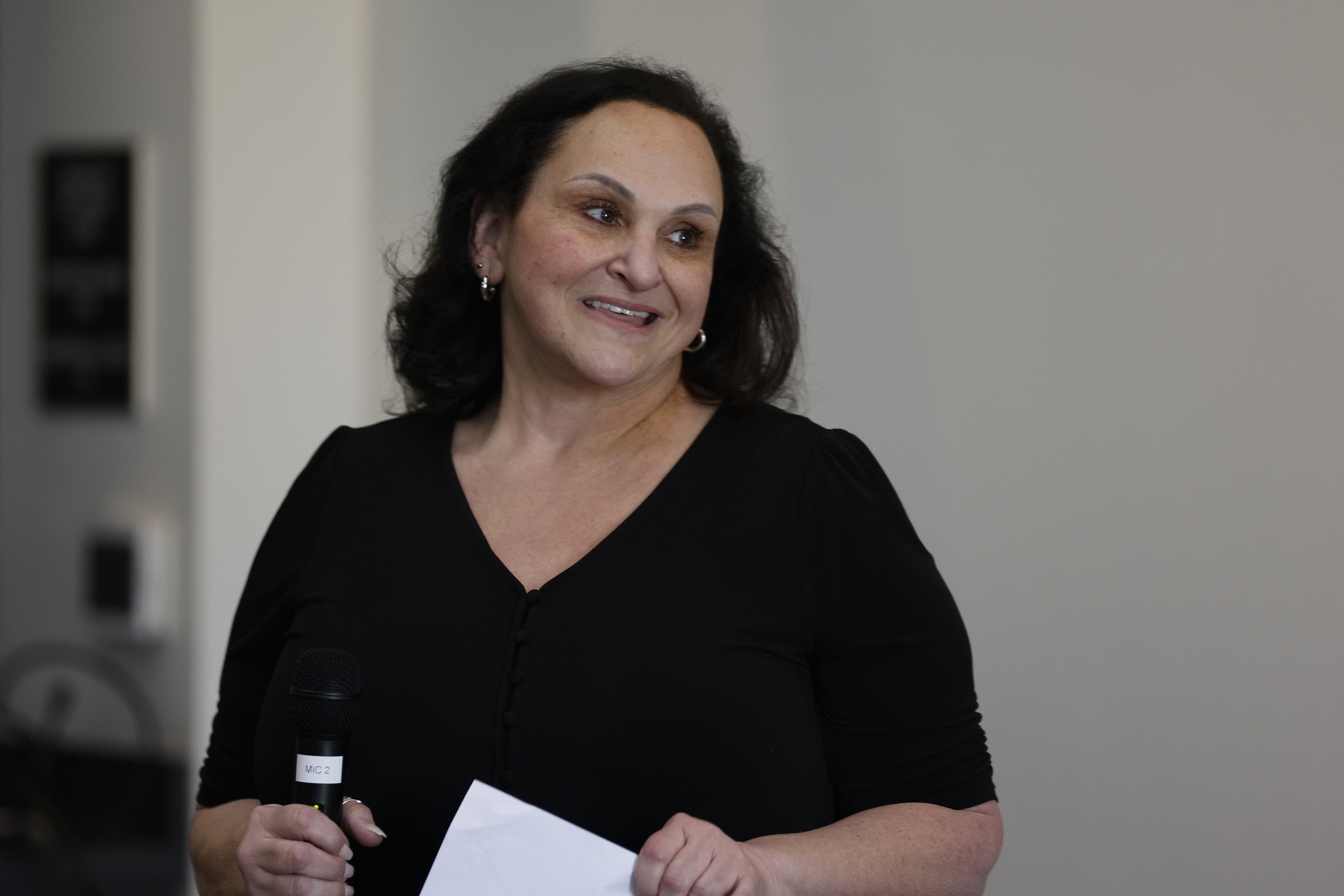 
Deb King receives her certificate.
