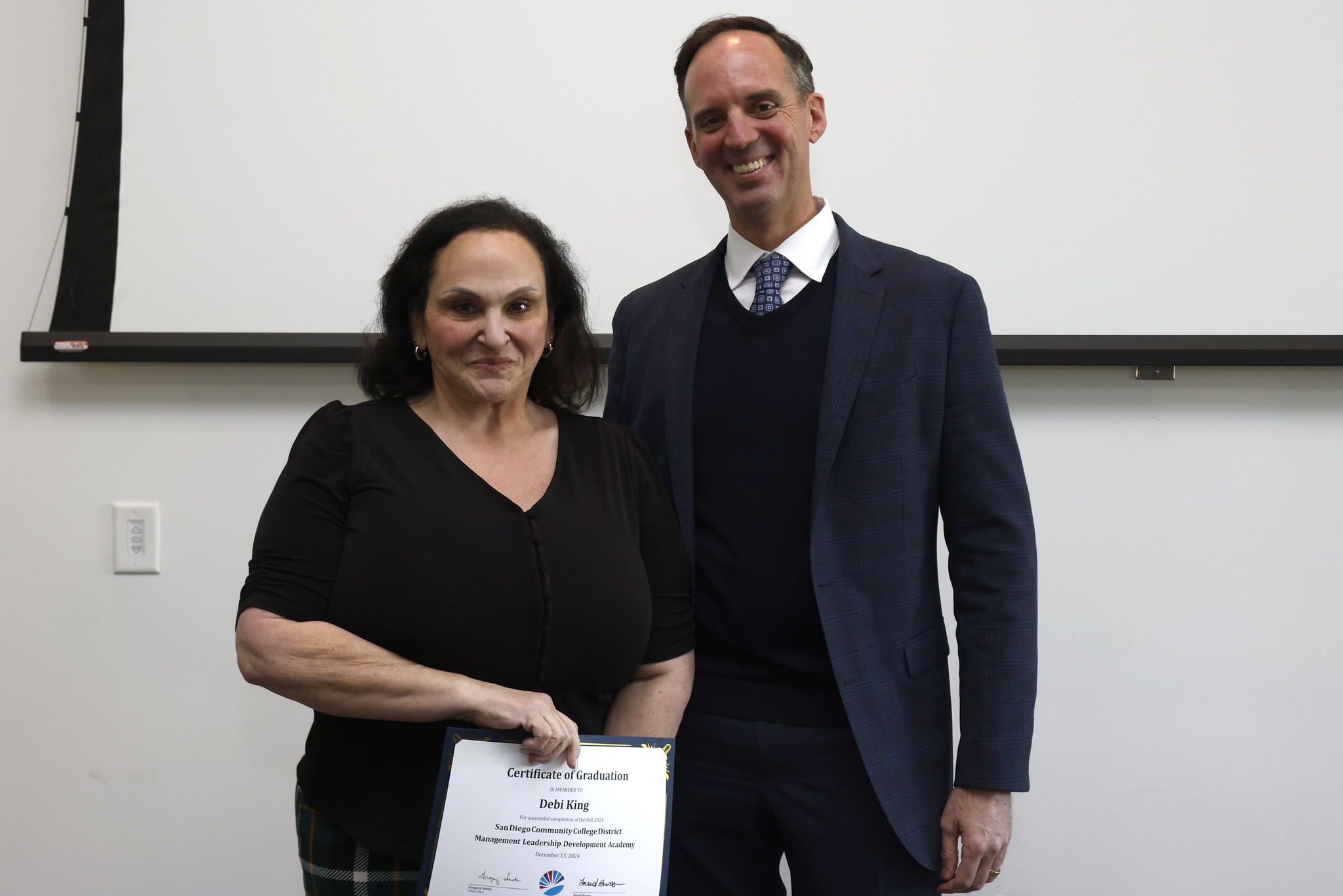 
Deb King receives her certificate.
