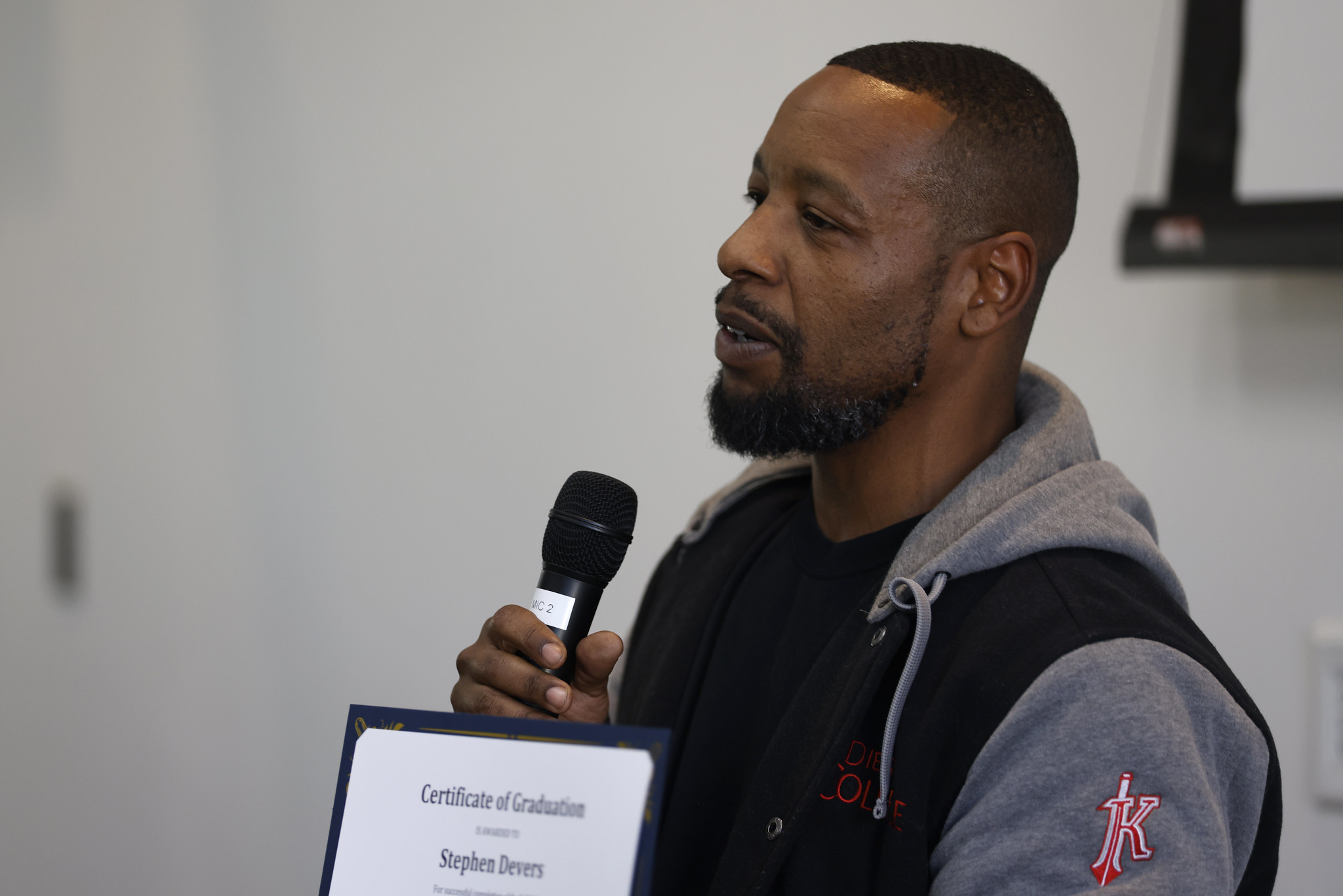 
Stephen Devers receives his certificate.
