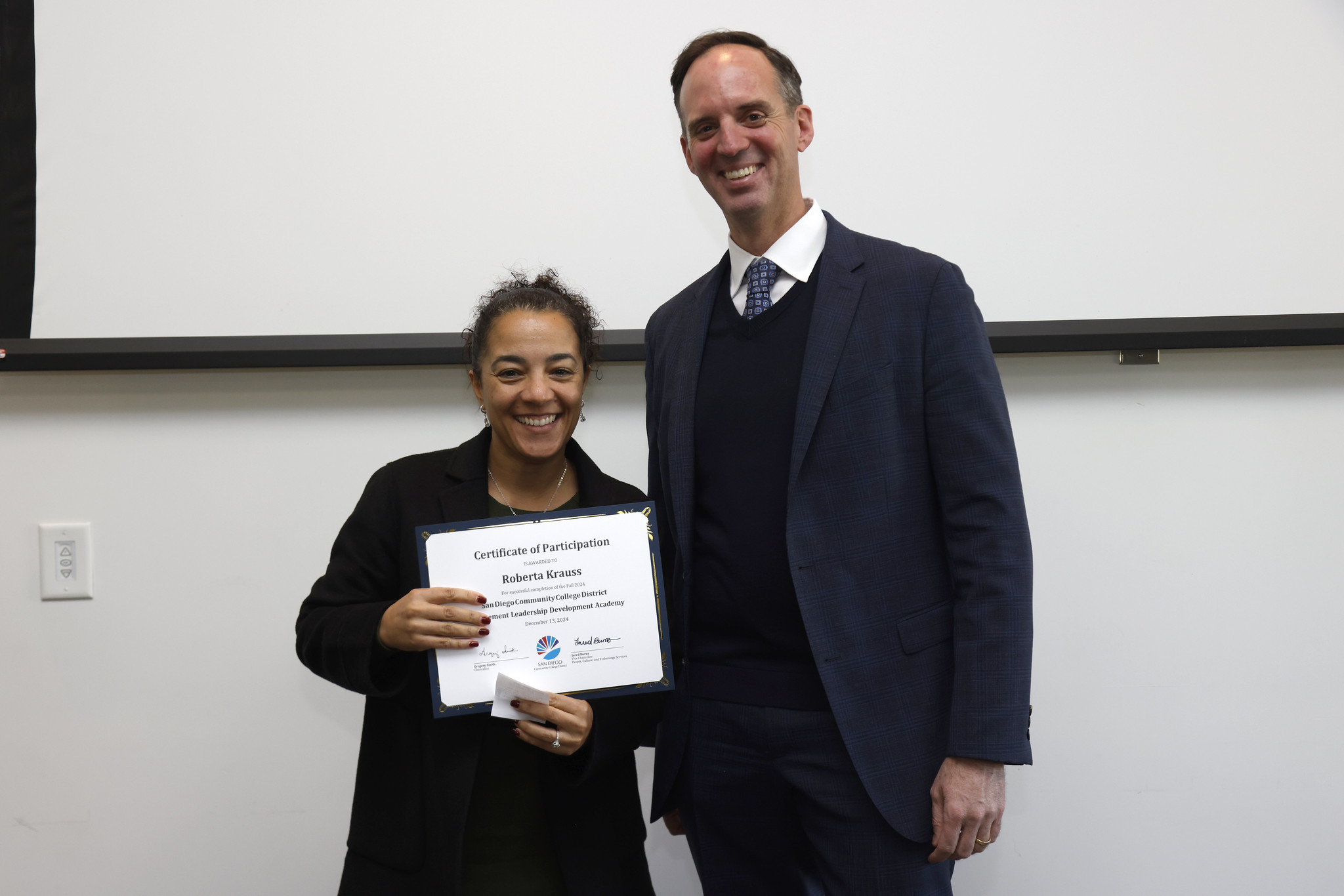 
Roberta Krauss receives her certificate.
