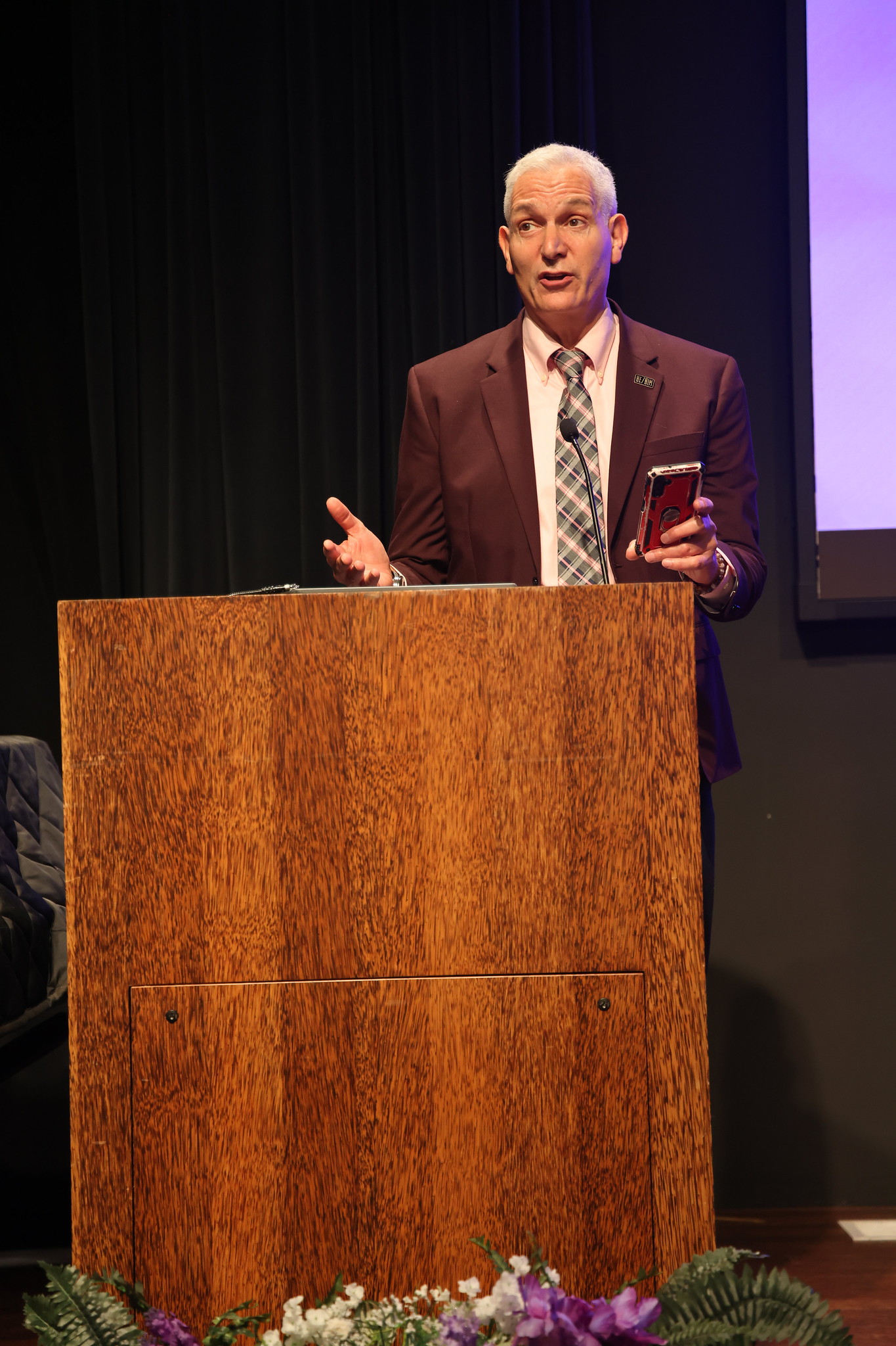 
Academic Senate President Dr. Richard Weinroth speaks during convocation.
