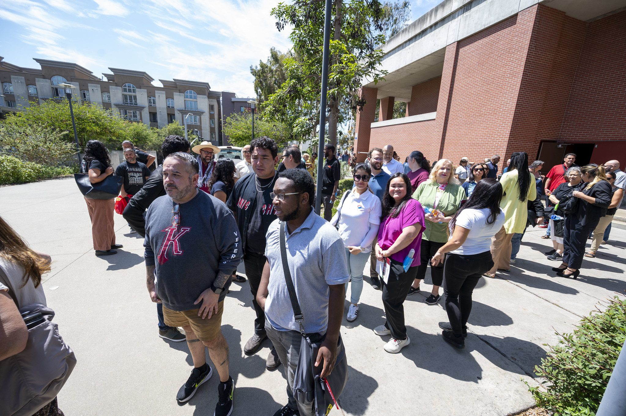 
People heading into convocation
