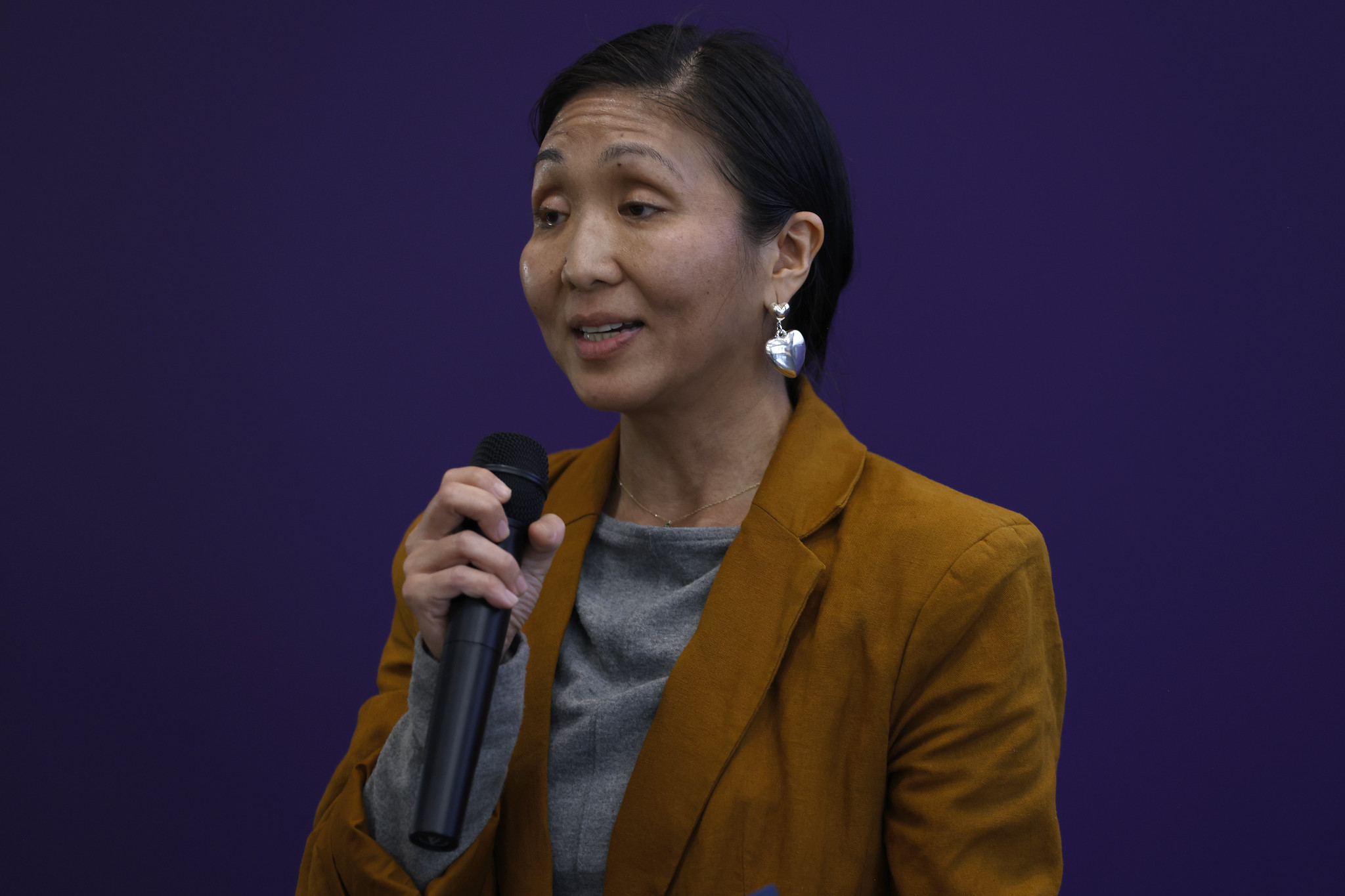 
Melanie Cordero speaks after receiving her certificate.
