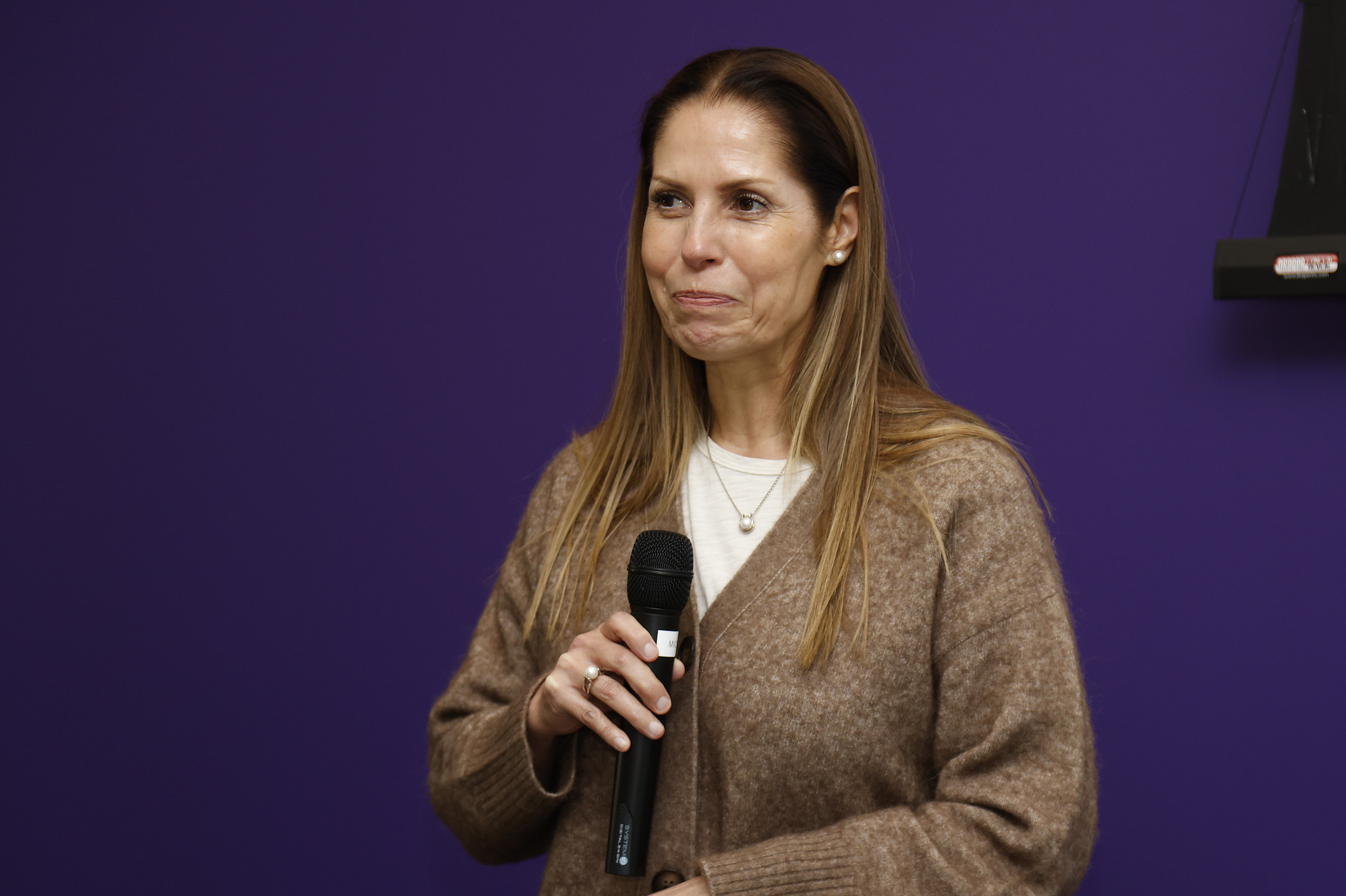 
Yolanda Bravo Farias speaks at the event.
