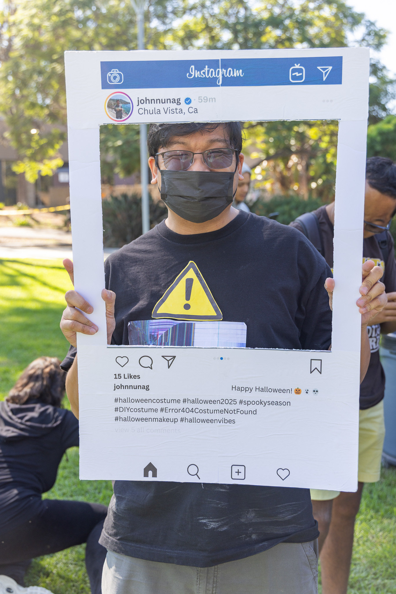
A man dressed as an Instagram post.
