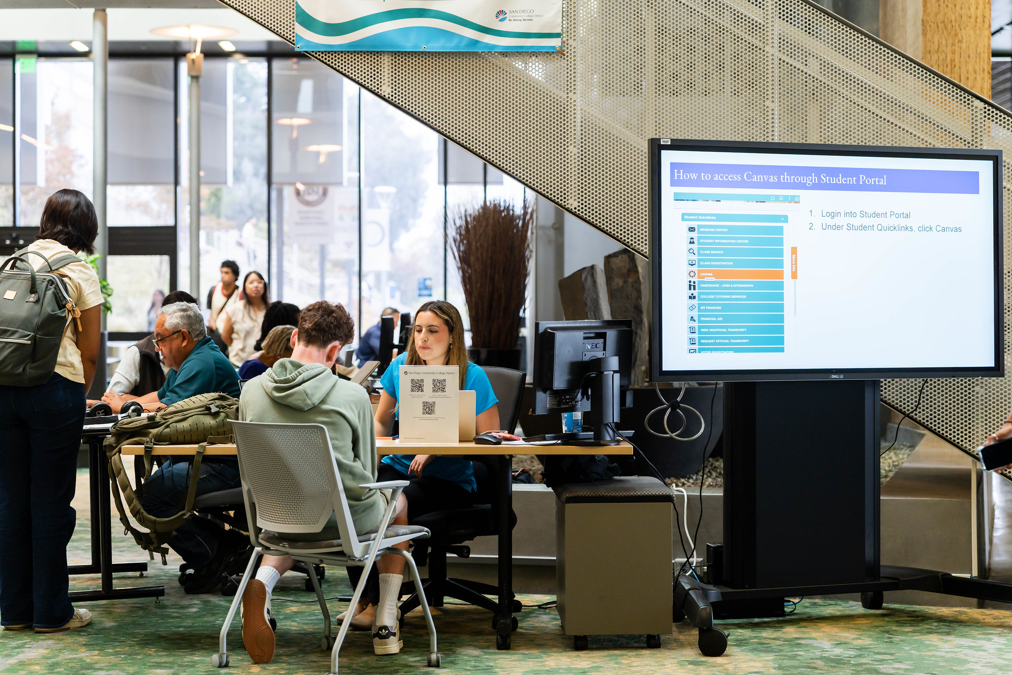 
Students get support at the tech hub on campus
