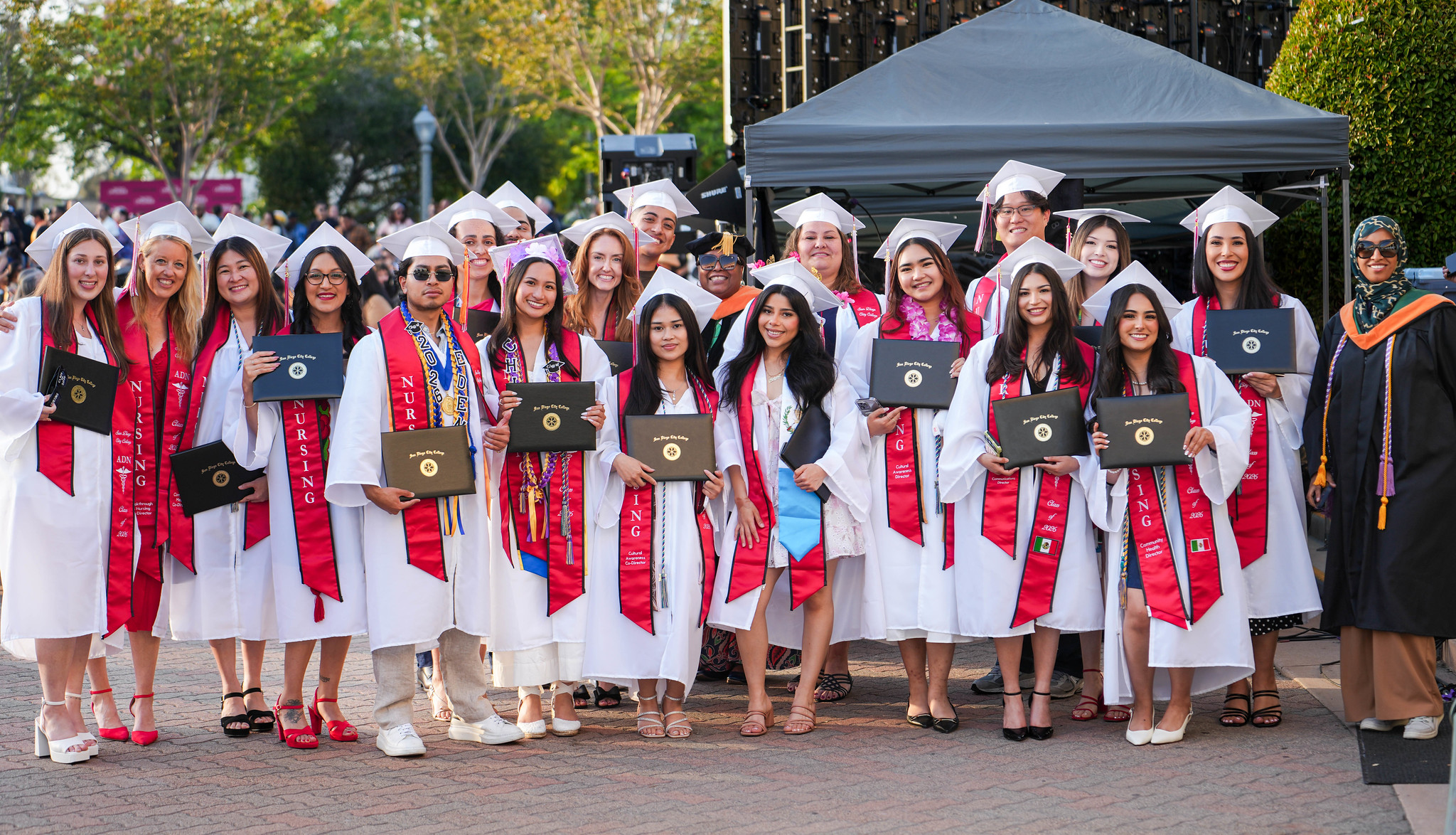 20 students in the nursing program pose for a group photo.&nbsp;