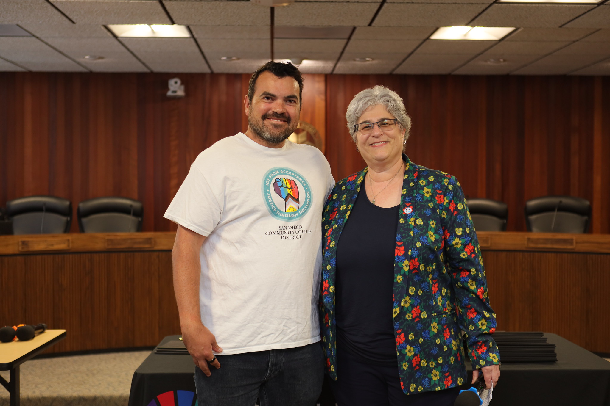 
Vice Chancellor Michelle Fischthal presents a service award to Marc Grabiel.
