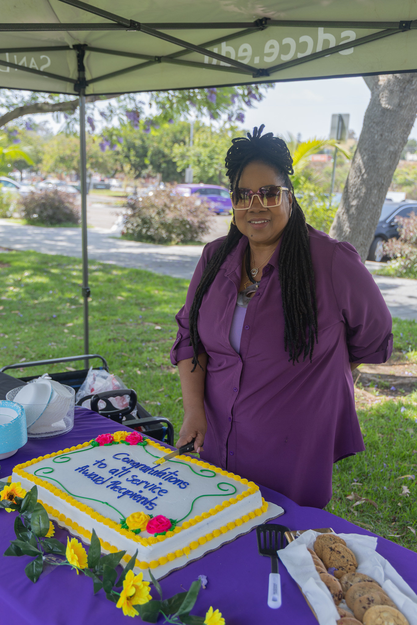 A cake that says Congratulations.&nbsp;