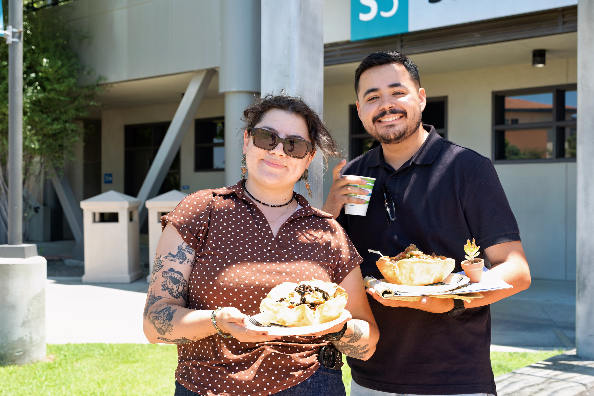 Two Miramar employees with their lunch.&nbsp;