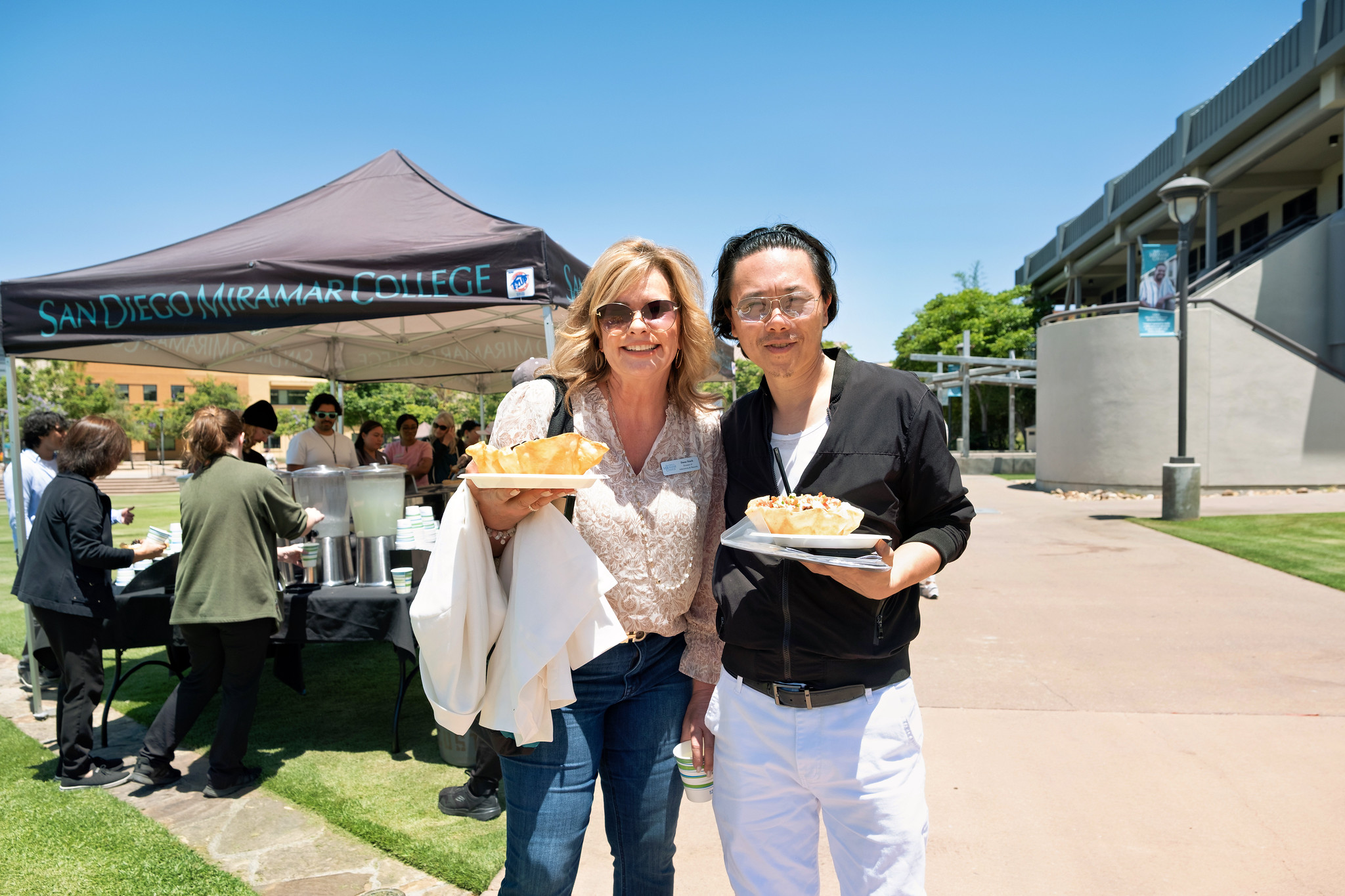 Two Miramar employees with their lunch.&nbsp;
